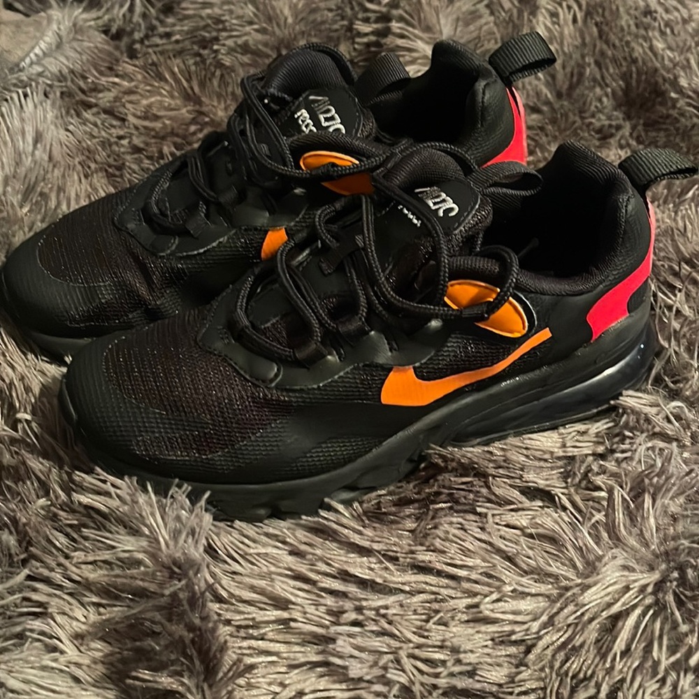 Air max size 3in a half
